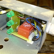 Le module qui détecte la position de la courroie pour indiquer en facade la vitesse de rotation.