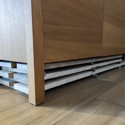 Avant corroyage, les planches vont rester plusieurs semaines dans mon hall chauffé. La pièce à côté de mon futur ouvrage.