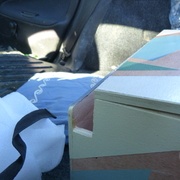 L'encoche à l'arrière de la caisse permet au lit d'avoir l'appui arrière