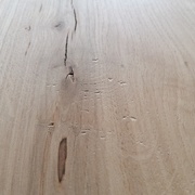 Etat de surface avant rattrapage au poncage pour les eclats, et a la colle CA pour les fissures