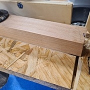 Zoom sur les pièces I et K surélevées grâce à un bout de CP de 5mm.