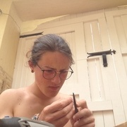 Trop chaud que pour travailler avec un t-shirt !