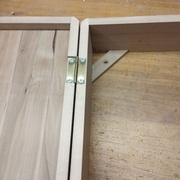 Petites charnières laiton