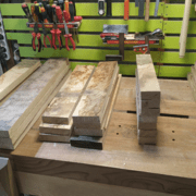 Une série pour les grands panneaux lattéraux, une pour les petits et la dernière pour les bords arrondis