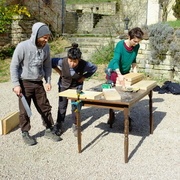 Découpe des encoches à la scie japonaise