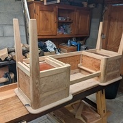 Le châssis terminé positionné sur le plateau, ou l'inverse, à l'envers !