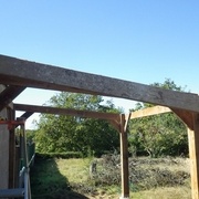 pour la mise en placedes poutres seul il faut trouver des astuces : ici une sangle