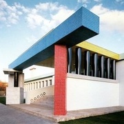 Ettore Sottsass and Aldo Cibic grand escalier du ,magasin Esprit 1986 https://www.pinterest.fr/