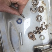 Des rondelles qui semblent des,epaisseurs de quelque dixièmes de mm.