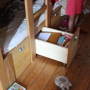 Rangement sur roulette, en cours de sortie