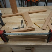 Notez lea mortaises pour le tabler avant apour le renfort arrière.