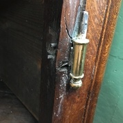 Fiche, La partie basse cassée, cuvette vers l’axe