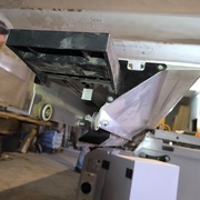 le chariot vu de dessous, avec ses roulettes