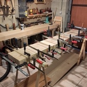 Ça colle! Le premier plateau est en arrière plan sur mon vieil établi.