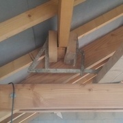 fig 3 exemple de vice du bois (vrillage ou gauchement)  https://www.forumconstruire.com