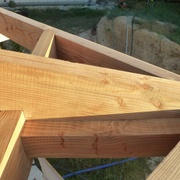 Gousset de contreventement avec coyer  de repos au pied arêtier