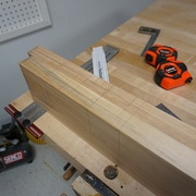 1- Marquage des double-mortaises sur le bas des montants.