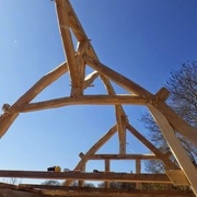 fig charpente à l ancienne en" bois de brin"  http://menthedesbois.blogspot.com/2014/09/ca-c-est-chouette.html