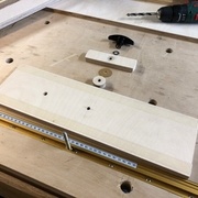 Le pivot en vue éclaté, avec sa cale en carton pour ajuster le jeu pile poil