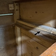 Arrachement du haut de la rainure.