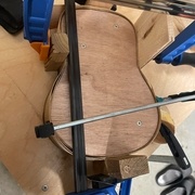 Cintrage grossier après la vapeur sur le gabarit