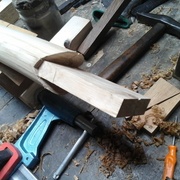 Et la taille de l'épaulement au ciseau.