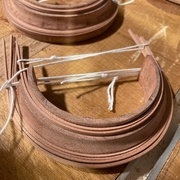 Mise en forme des filets 2*2 cintrés à la vapeur sur les têtes de colonne