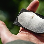 Dos du ciseau le plus large