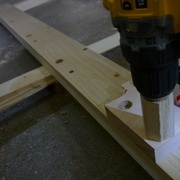 Les aimants de fermeture sont décaler de 2 mm vers l'extérieur pour exercer une légère force sur chaque lame quand elles sont fermées..