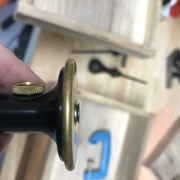 Réglage du trusquin à 1,5mm pour tracer la profondeur des entailles