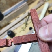 Celui là a trop de jeu.