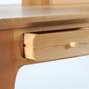 Bureau aux pieds Louis XV - photo © Philippe Fournier