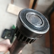 ceci est la pièce qu'il y avait dans la continuité de l'arbre de raboteuse.