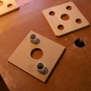 Gabarit avec les douilles de gaine PVC en place