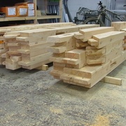 Les pièces de bois sont prêtes pour partir sur le chantier