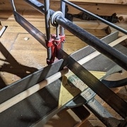 Coupe de l'axe de la pédale