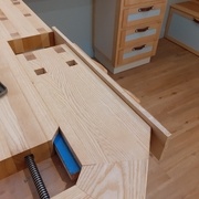 En position horizontale dans la presse frontale