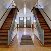 Escalier double  village Shaker à Pleasant Hill Kentucky https://www.nealrantoul.com/