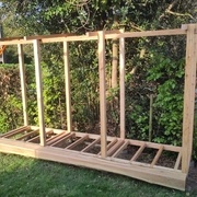 La même planche a été utilisée pour la première marche et le retour à l'avant.