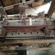 Ma scie dessus et la scie de glaude dessous