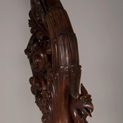 pilastre néogothique sculpté