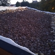 Cailloux pour protéger et pouzzolane pour le drainage