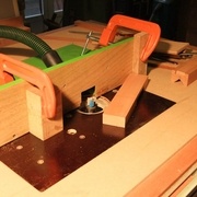 Usinage "moulure arétée" des logements des pieds repliables