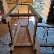 Un montage à blanc, du piètement, sur l'épure