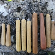 Sur ma photo de gauche à droite: Gilles tools 3 modèles, Mstein 3 modèles, Deepwood ventures 1 modèle, et le reste forgeron C. Sormani 3 modèles.
