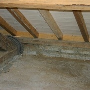 fig 2 Sablière traditionnelle  avec "caches moineaux" entres les chevrons  https://www.systemed.fr