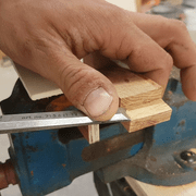 ne pas laisser traîner son doigt derrière, et gare au contre file.