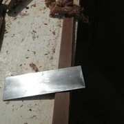 Raclage progressif de l'épaisseur de la poignée