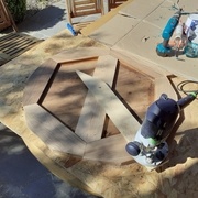 Détourage à la défonceuse sur compas