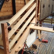 marches de retenu enfilé aux serres joint